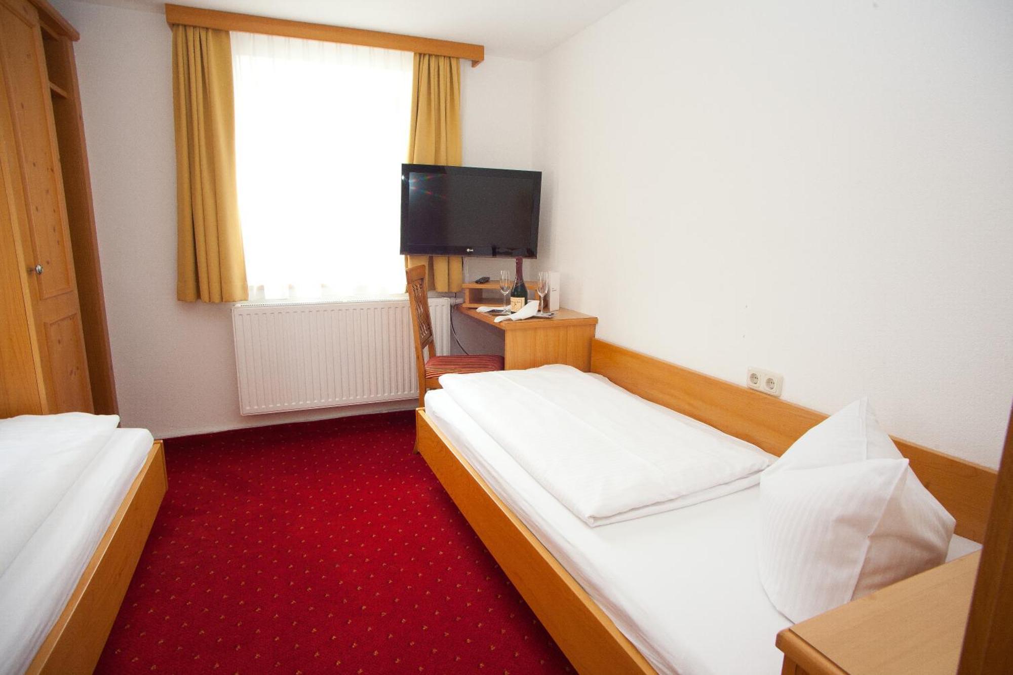 Gasthaus Zur Post Waal Esterno foto